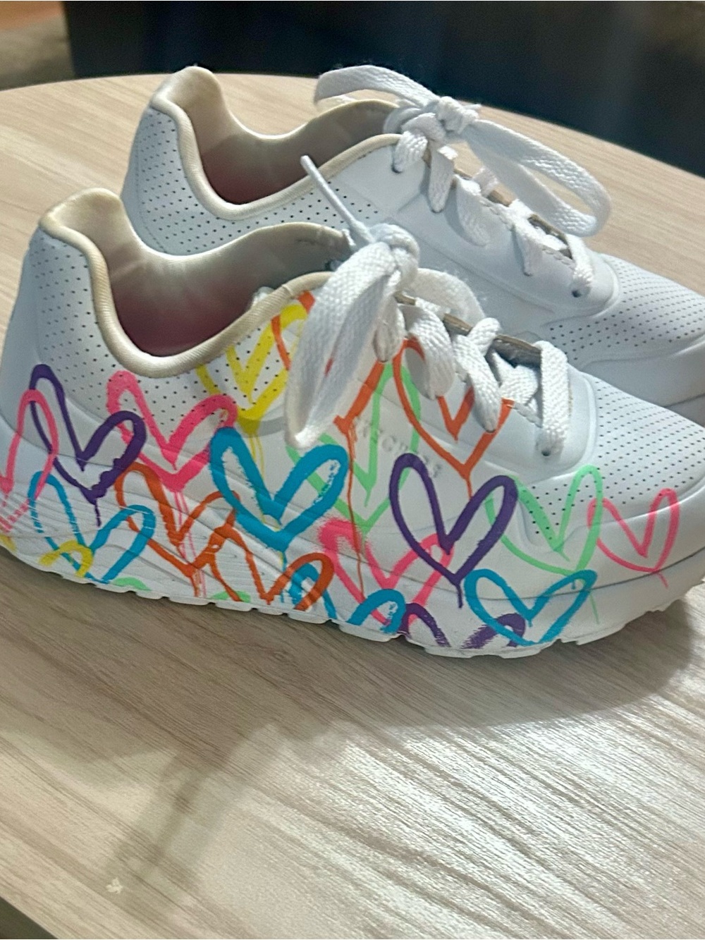 Skechers White Sneakers with Multicolor Heart Graffiti